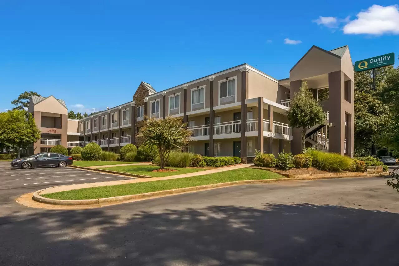 Welcoming Hotel Exterior 